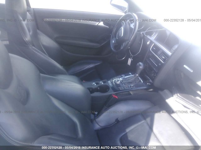 WAUVGAFHXBN006735 - 2011 AUDI S5 PRESTIGE BLACK photo 5