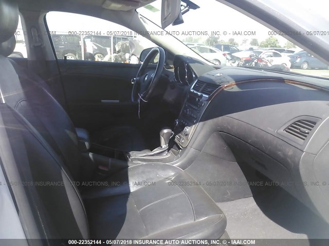 1G1ZE5E02CF195382 - 2012 CHEVROLET MALIBU LTZ 白色 照片 5