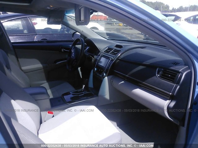 4T1BF1FK1CU559958 - 2012 TOYOTA CAMRY SE/LE/XLE 蓝色 照片 5