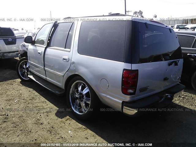 1FMRU15L31LA28603 - 2001 FORD EXPEDITION XLT SILVER photo 3