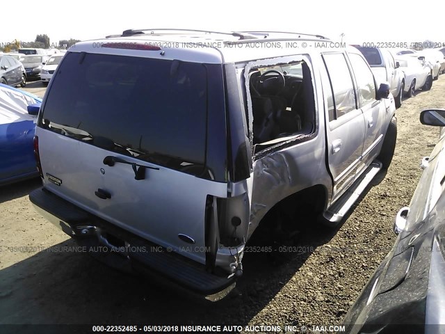 1FMRU15L31LA28603 - 2001 FORD EXPEDITION XLT ვერცხლისფერი ფოტო 4