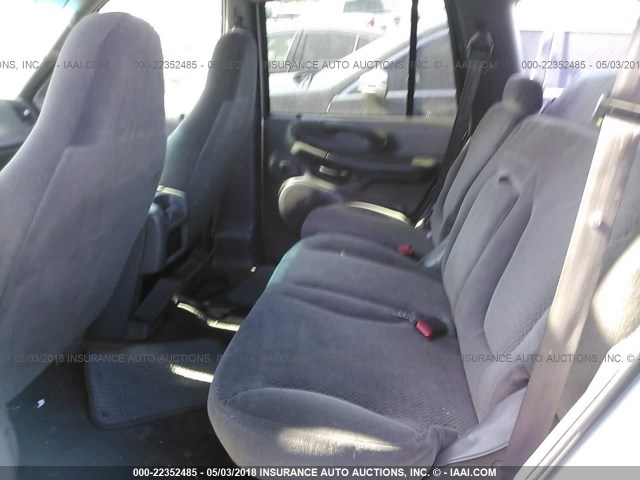 1FMRU15L31LA28603 - 2001 FORD EXPEDITION XLT ვერცხლისფერი ფოტო 8
