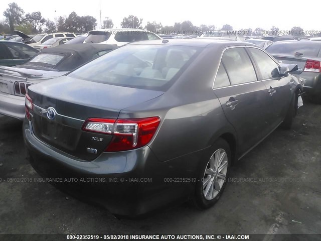 4T1BD1FK0DU096539 - 2013 TOYOTA CAMRY HYBRID/LE/XLE 灰色 照片 4
