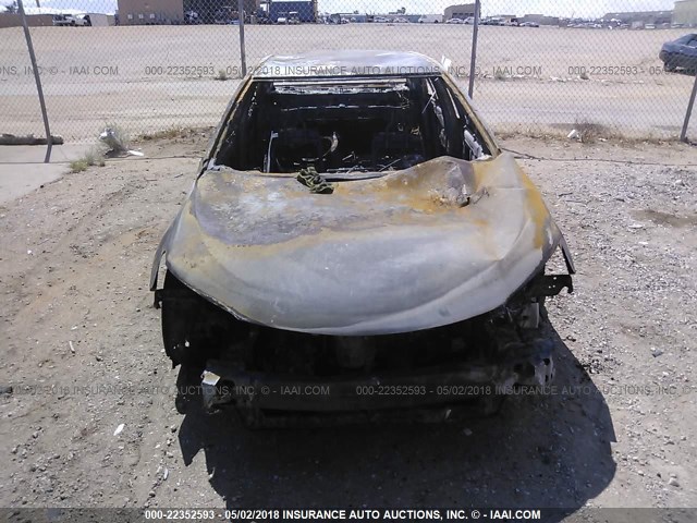 4T1BF1FK5HU306438 - 2017 TOYOTA CAMRY LE/XLE/SE/XSE GRAY photo 6