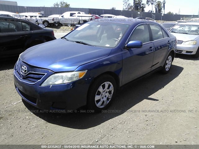 4T4BF3EK5AR013471 - 2010 TOYOTA CAMRY SE/LE/XLE BLUE photo 2