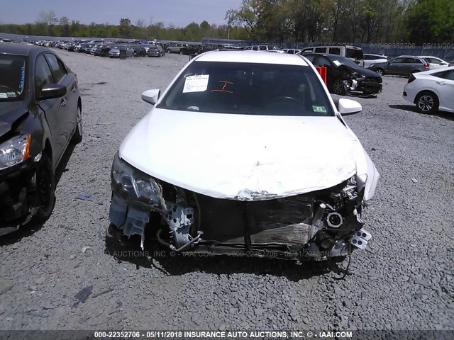 4T1BF1FK1CU562083 - 2012 TOYOTA CAMRY SE/LE/XLE WHITE photo 6