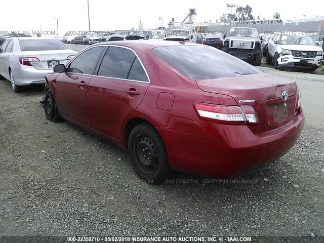 4T4BF3EK0BR121644 - 2011 TOYOTA CAMRY SE/LE/XLE RED photo 3