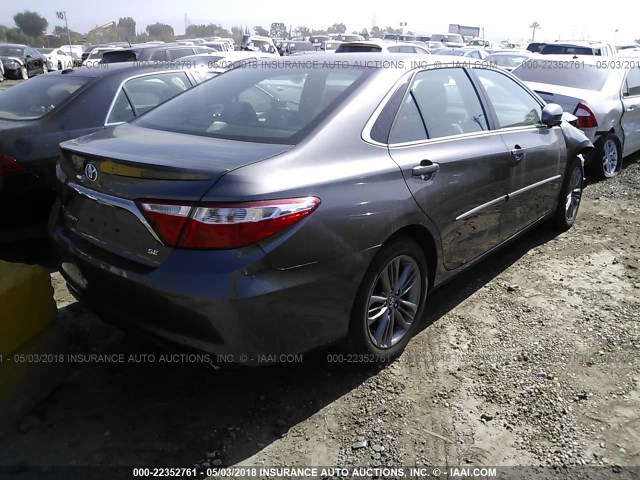 4T1BF1FK1GU600188 - 2016 TOYOTA CAMRY LE/XLE/SE/XSE GRAY photo 4