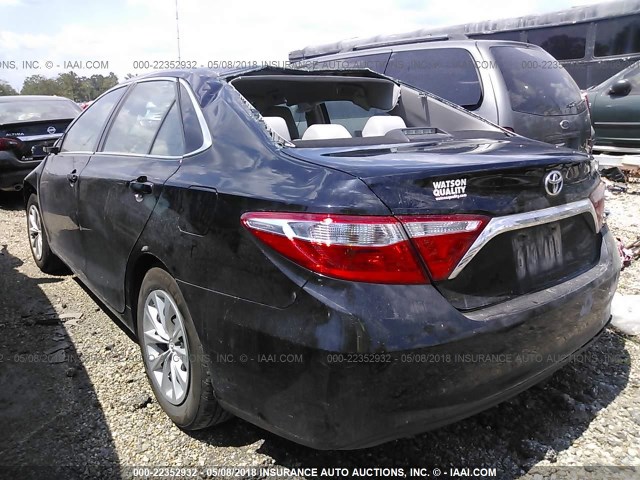 4T1BF1FK1FU877700 - 2015 TOYOTA CAMRY LE/XLE/SE/XSE შავი ფოტო 3