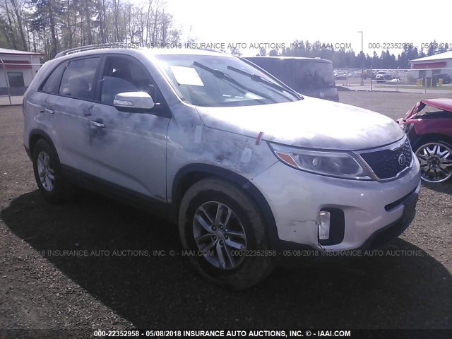 5XYKTCA67EG465624 - 2014 KIA SORENTO LX SILVER photo 1