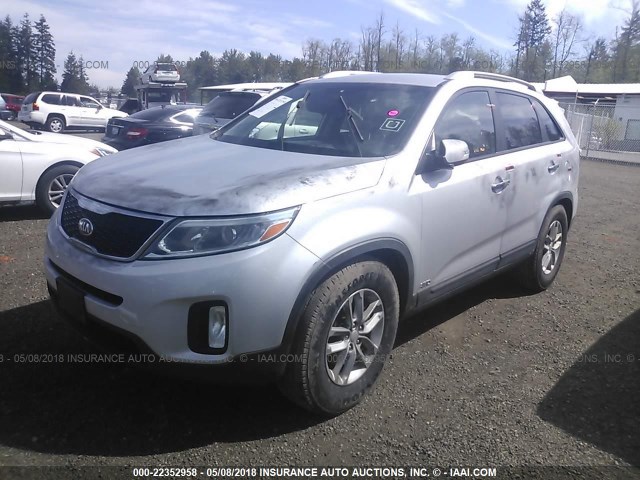 5XYKTCA67EG465624 - 2014 KIA SORENTO LX SILVER photo 2