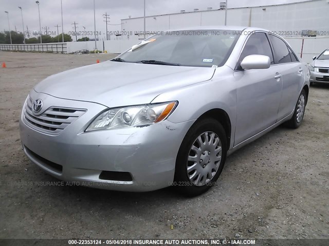 4T1BE46K57U686447 - 2007 TOYOTA CAMRY NEW GENERAT CE/LE/XLE/SE SILVER photo 2