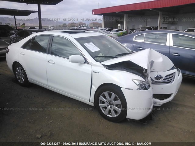 JTNBB46K283045045 - 2008 TOYOTA CAMRY HYBRID WHITE photo 1