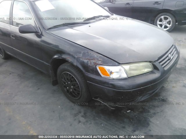 JT2BG22K9W0216400 - 1998 TOYOTA CAMRY CE/LE/XLE 黑色 照片 6