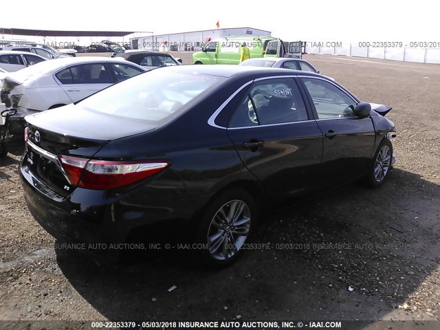 4T1BF1FK5HU366736 - 2017 TOYOTA CAMRY LE/XLE/SE/XSE BLACK photo 4
