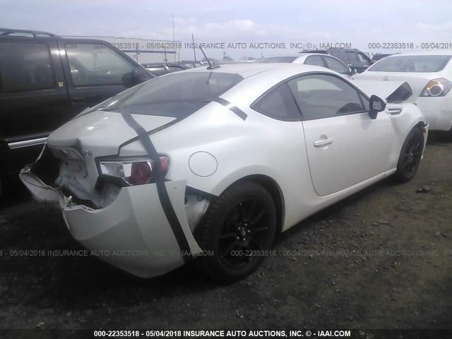 JF1ZCAB15E9604355 - 2014 SUBARU BRZ 2.0 PREMIUM WHITE photo 4