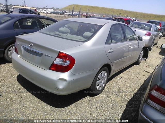 4T1BE32K22U636050 - 2002 TOYOTA CAMRY LE/XLE/SE SILVER photo 4