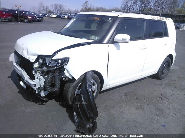 JTLZE4FE3CJ029594 - 2012 TOYOTA SCION XB WHITE photo 2