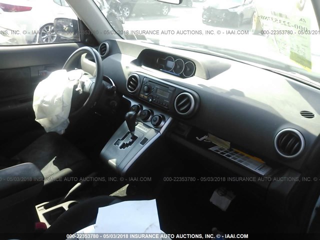JTLZE4FE3CJ029594 - 2012 TOYOTA SCION XB WHITE photo 5