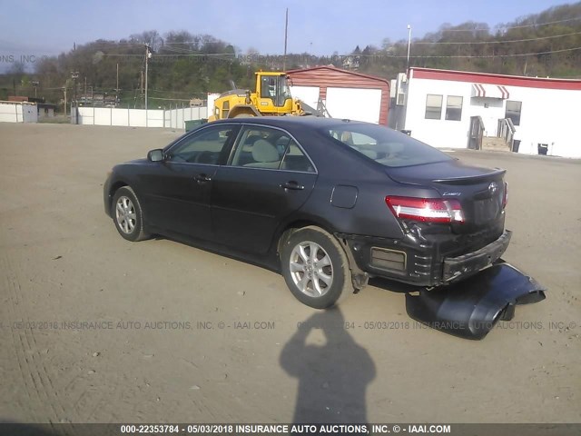 4T4BF3EK8BR094189 - 2011 TOYOTA CAMRY SE/LE/XLE GRAY photo 3