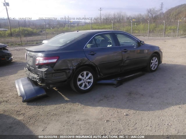 4T4BF3EK8BR094189 - 2011 TOYOTA CAMRY SE/LE/XLE GRAY photo 4
