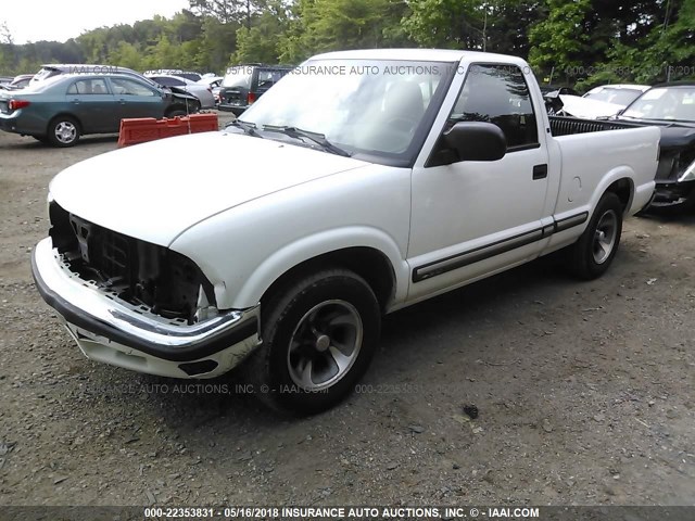 1GCCS14H738236471 - 2003 CHEVROLET S TRUCK S10 WHITE photo 2