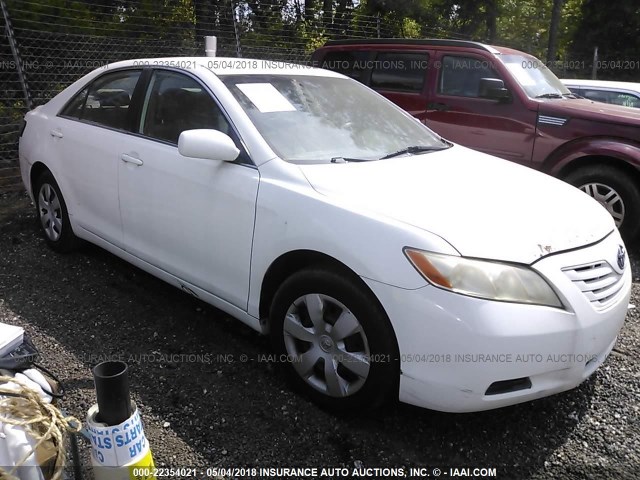 JTNBE46K073051979 - 2007 TOYOTA CAMRY NEW GENERATION CE/LE/XLE/SE WHITE photo 1