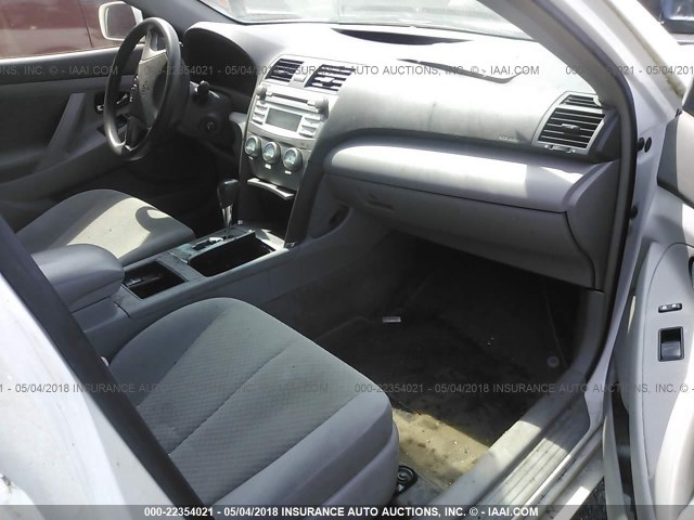 JTNBE46K073051979 - 2007 TOYOTA CAMRY NEW GENERATION CE/LE/XLE/SE WHITE photo 5
