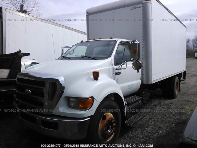 3FRNF65C58V651740 - 2008 FORD F650 SUPER DUTY WHITE photo 2