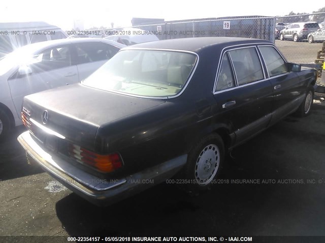 WDBCA25D5LA530639 - 1990 MERCEDES-BENZ 300 SEL BLACK photo 4