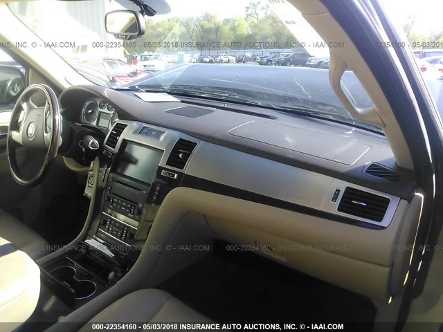 1GYUKAEF9AR115654 - 2010 CADILLAC ESCALADE BLACK photo 5