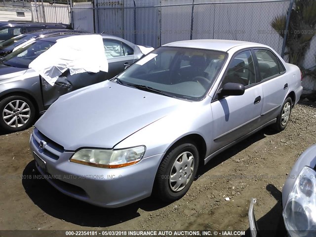 1HGCF8647WA088764 - 1998 HONDA ACCORD DX SILVER photo 2