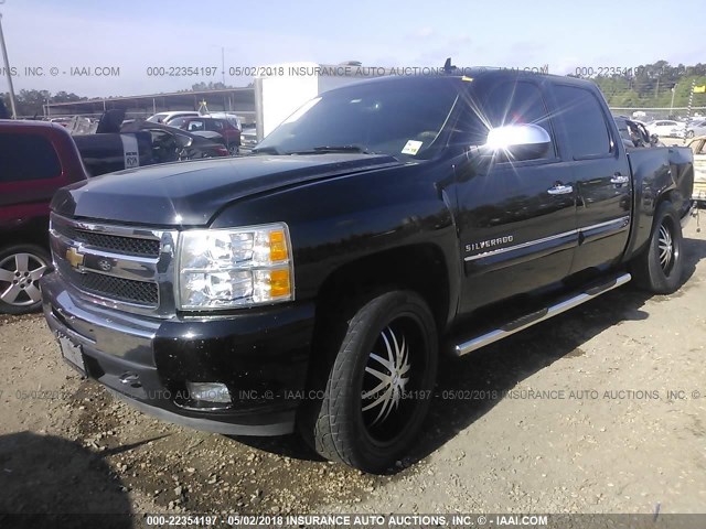 3GCPCSE06BG322618 - 2011 CHEVROLET SILVERADO C1500 LT BLACK photo 2