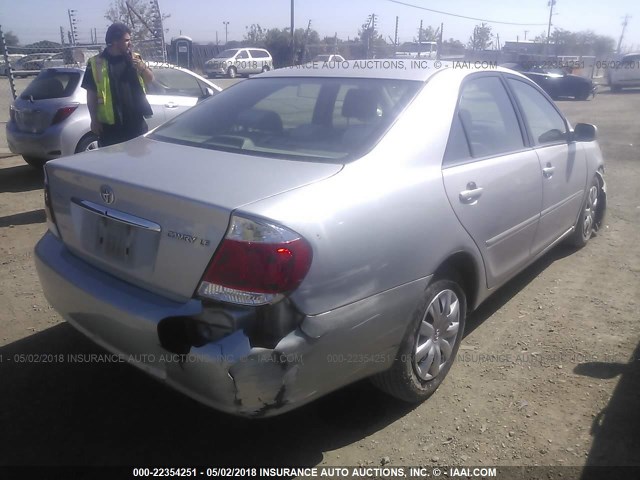 4T1BE32K66U110137 - 2006 TOYOTA CAMRY LE/XLE/SE ვერცხლისფერი ფოტო 4