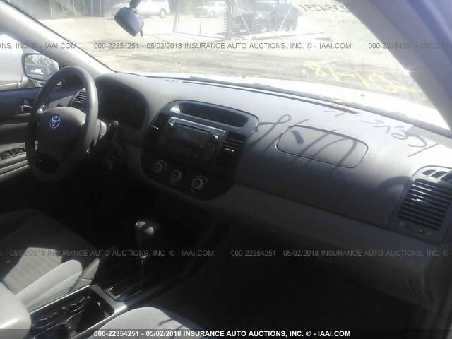 4T1BE32K66U110137 - 2006 TOYOTA CAMRY LE/XLE/SE ვერცხლისფერი ფოტო 5