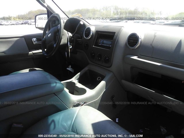 1FMFU16L74LA97350 - 2004 FORD EXPEDITION XLT Qara foto 5