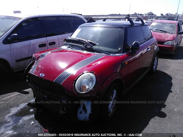WMWSU3C54BT098082 - 2011 MINI COOPER RED photo 2