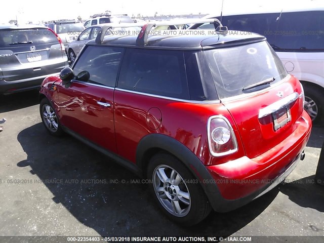 WMWSU3C54BT098082 - 2011 MINI COOPER RED photo 3