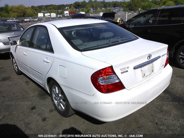 JTDBF30KX20078301 - 2002 TOYOTA CAMRY LE/XLE/SE 白色 照片 3