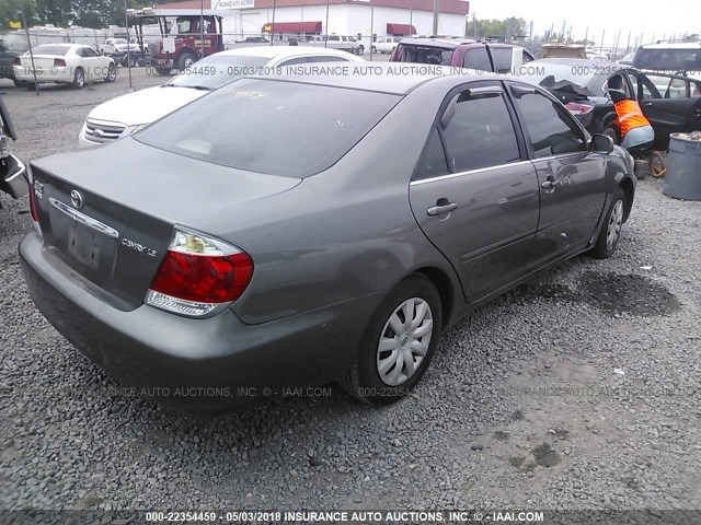 4T1BE32K85U639863 - 2005 TOYOTA CAMRY LE/XLE/SE GRAY photo 4