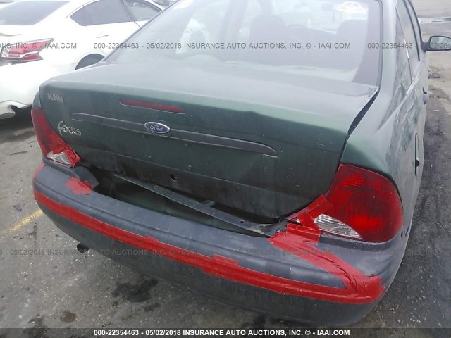 1FAFP33P61W138923 - 2001 FORD FOCUS LX GREEN photo 6