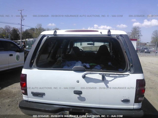 1FMPU16L3YLC00399 - 2000 FORD EXPEDITION XLT თეთრი ფოტო 6