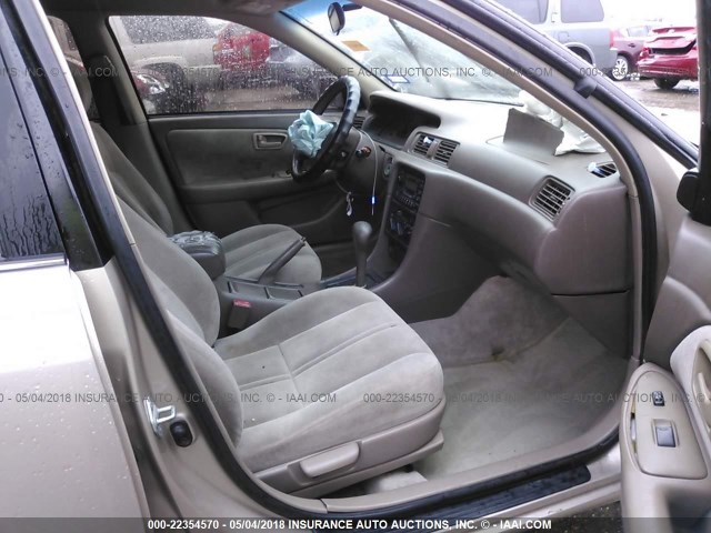 4T1BG22K7XU907888 - 1999 TOYOTA CAMRY CE/LE/XLE 金色 照片 5