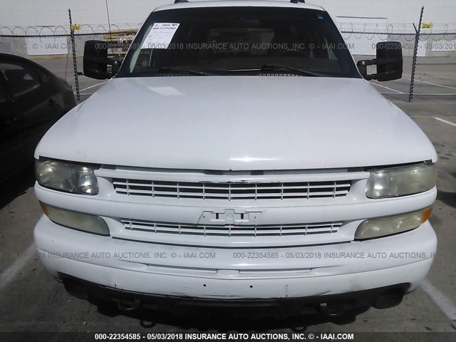 3GNFK16Z22G350980 - 2002 CHEVROLET SUBURBAN K1500 WHITE photo 6