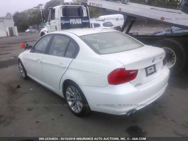 WBAPK5C5XBA660585 - 2011 BMW 328 XI SULEV WHITE photo 3