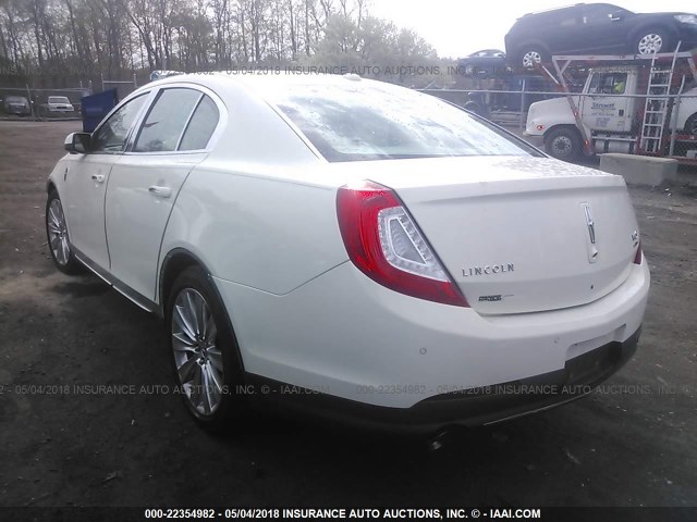 1LNHL9FTXDG603661 - 2013 LINCOLN MKS WHITE photo 3