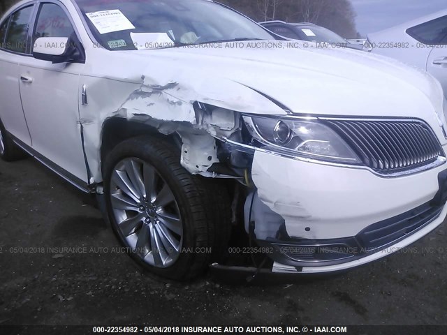 1LNHL9FTXDG603661 - 2013 LINCOLN MKS WHITE photo 6