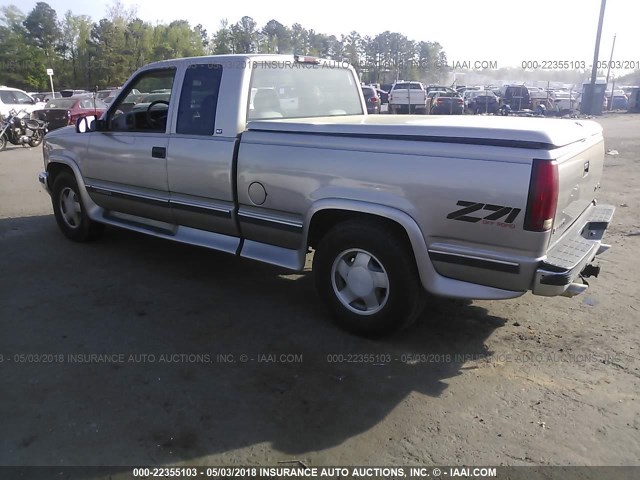 2GTEK19R6W1539792 - 1998 GMC SIERRA K1500 GRAY photo 3