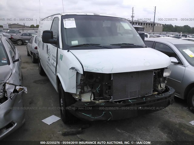 1GCGG25CX91175727 - 2009 CHEVROLET EXPRESS G2500  WHITE photo 1