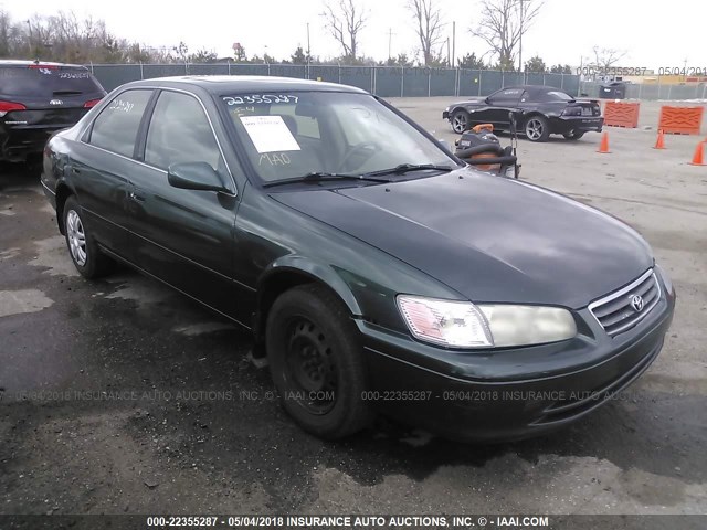 JT2BG28K6Y0497498 - 2000 TOYOTA CAMRY LE/XLE GREEN photo 1